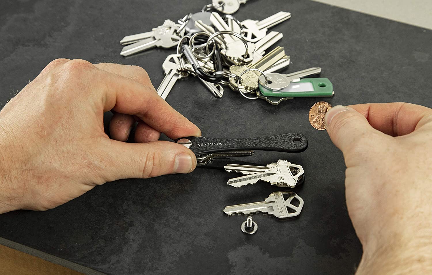 KeySmart Leather - Compact Key Holder & Pocket Keychain Organizer (up to 10 Keys, Black) - Hatke